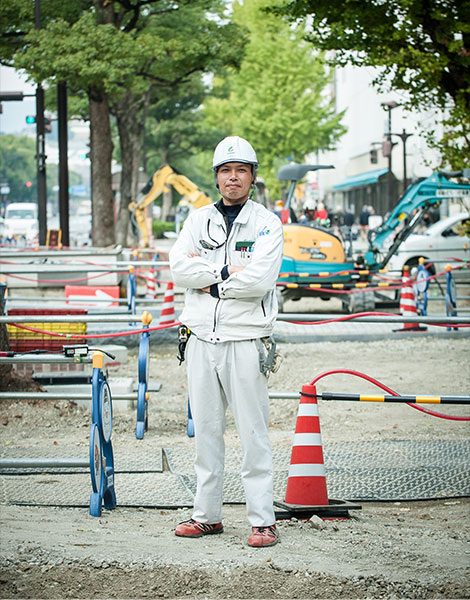 工事部 建築担当 坂本 義久 写真1